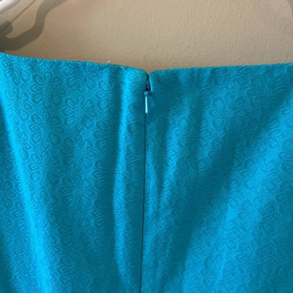 Lilly Pulitzer Blue Sleeveless Dress with Buttons and White Appliqué - Picture 6 of 14
